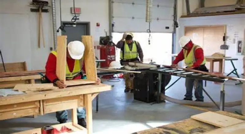 Top 10 Artisans for Custom Woodworking in Dubai